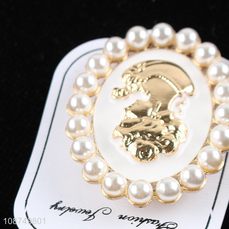 Hot selling queen head brooch pin vintage elegant pearl brooch pin