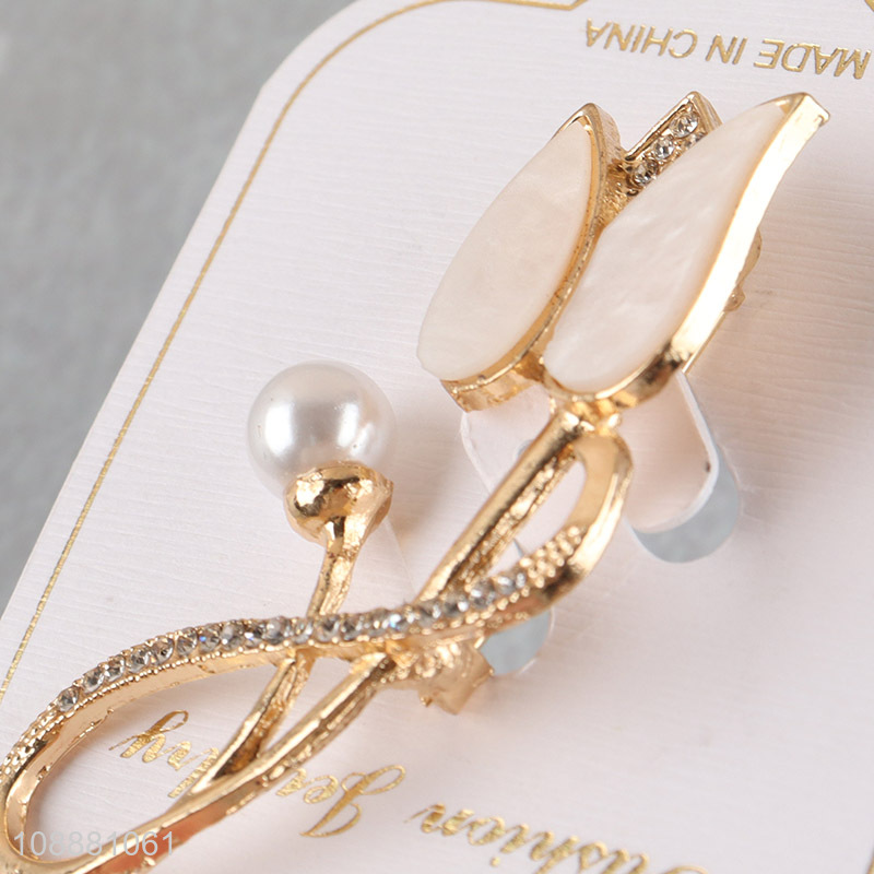 Good price fashionable jewelry alloy pearl brooch for women