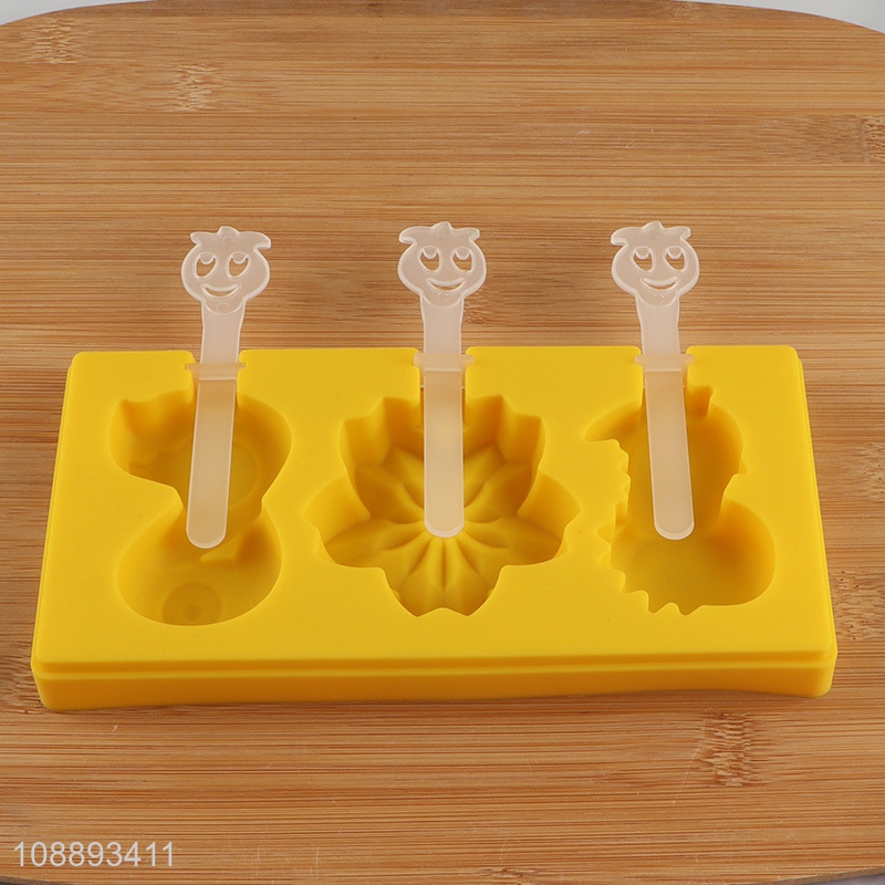 Low price cartoon silicone popsicle mold ice pop mold