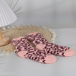 Factory price women leopard fuzzy socks winter warm socks