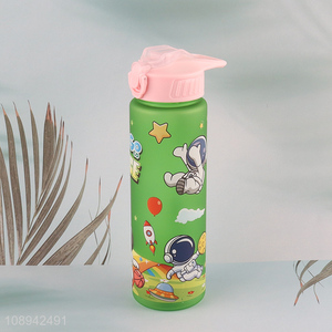 New Arrival 700ml Cartoon Plastic Water Bottle with Flip Straw for Kids