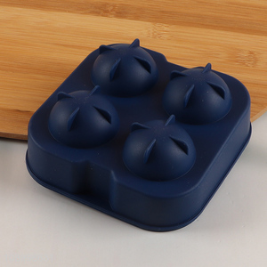 High Quality 4-Cavity Silicone Ice Cube Tray with Lid for Whiskey