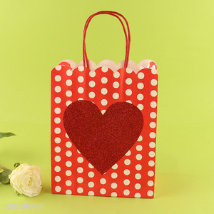 Online wholesale heart pattern gifts packaging <em>paper</em> <em>bag</em> tote <em>bag</em>
