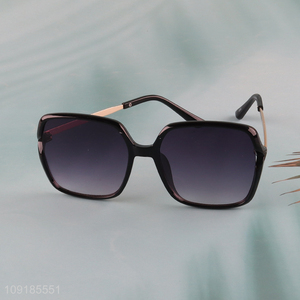 China products fashion men women plastic frame <em>sunglasses</em> for sale