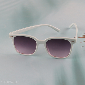 China supplier fashion plastic frame <em>sunglasses</em> polarized <em>sunglasses</em> for sale