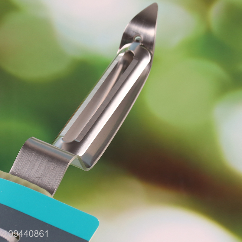 Good selling curved vegetable peeler for daily use