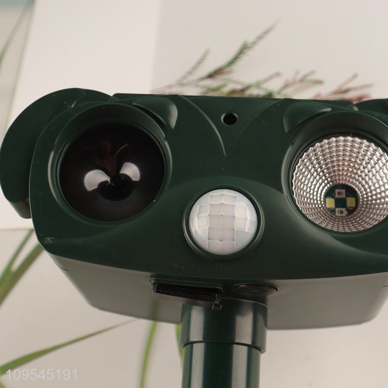 Hot sale solar ultrasonic animal repeller for outdoor